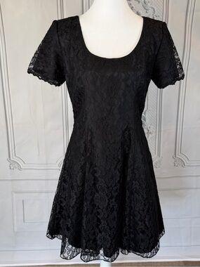 Vintage 80s 90s Black Lace Fit Flare Dress Size 8 Scalloped USA Goth Whimsy goth